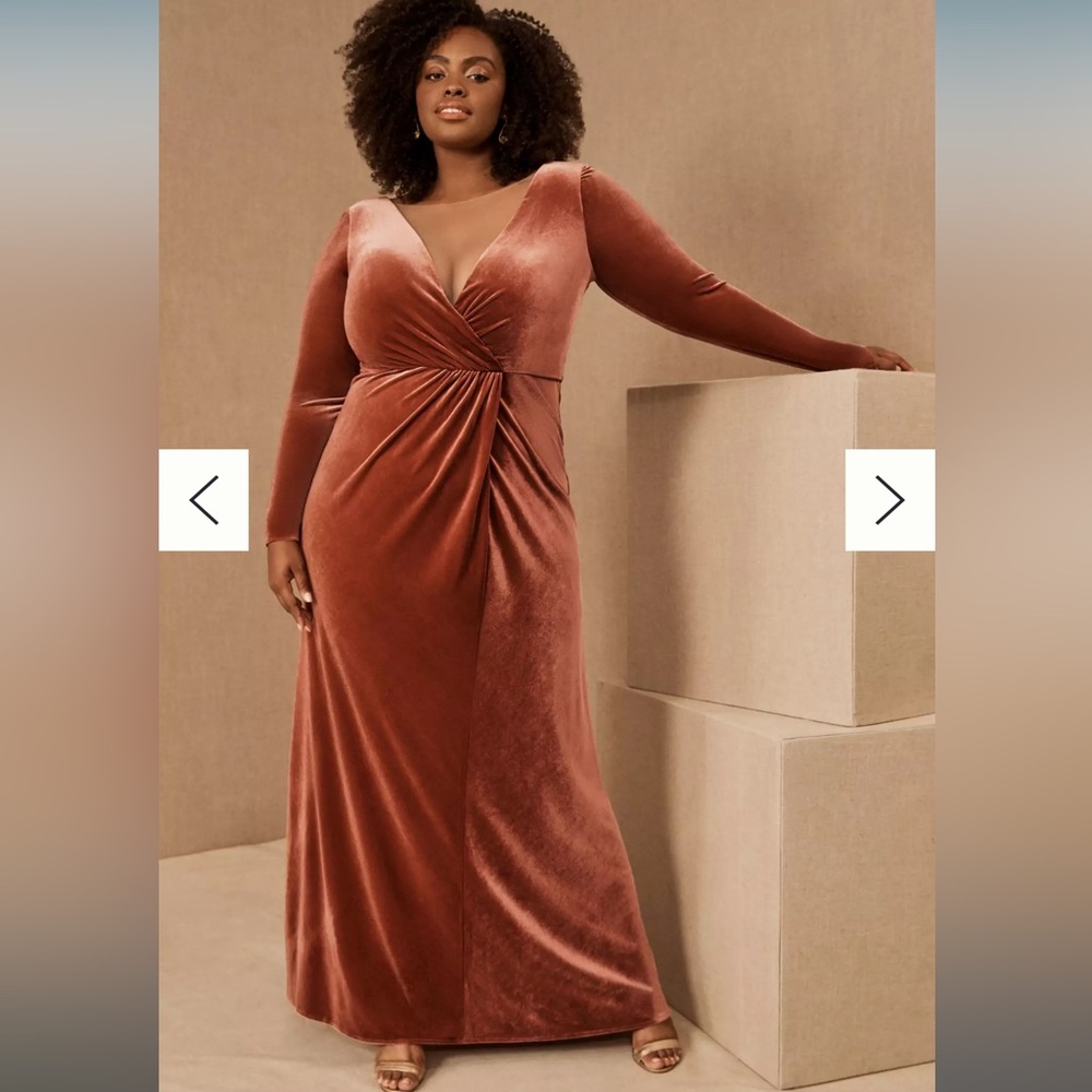 Jenny Yoo Ryland V-Neck Long-Sleeve Open-Back Stretch Velvet Gown English Rose
